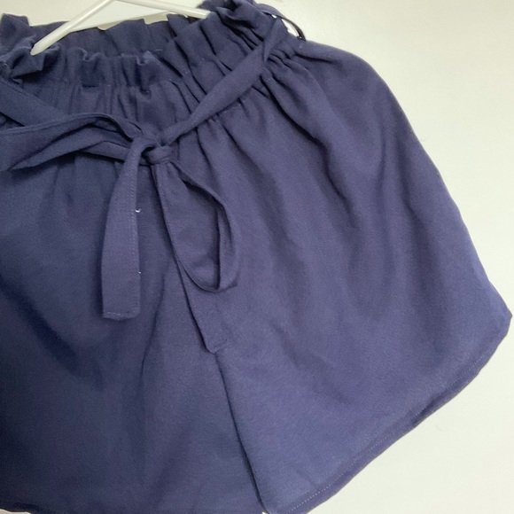 Ruffle Ribbon Short- NEW - Picture 3 of 3